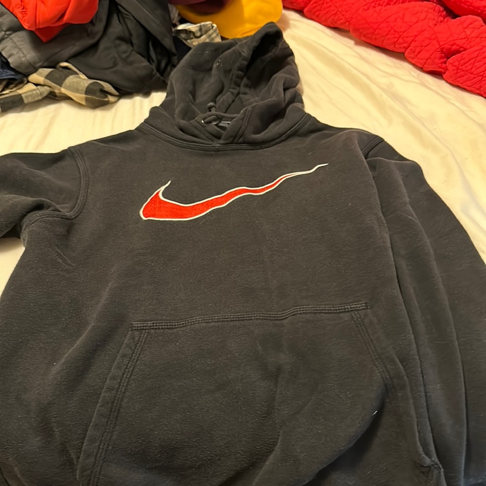 Nike Sweatshirt Black Medium Red Swoosh